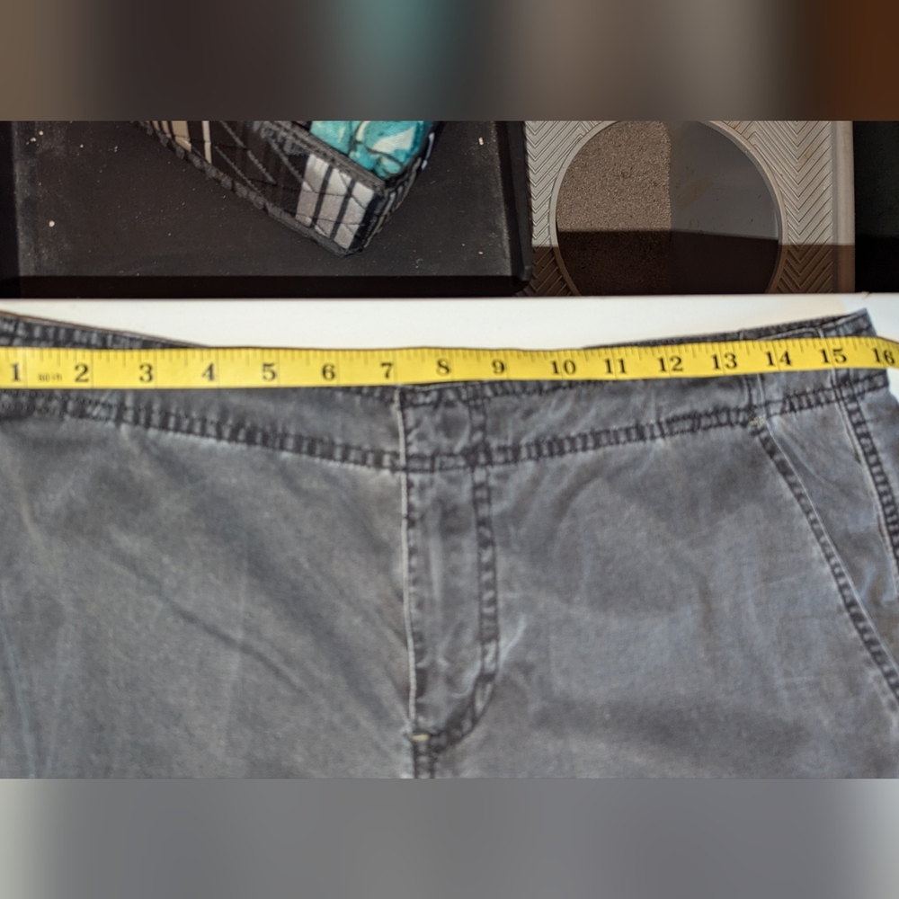 Polo Jeans Co. - Lightweight Boot cut Cargo Gray Pants - Size 6 - Great Conditio - Picture 6 of 7